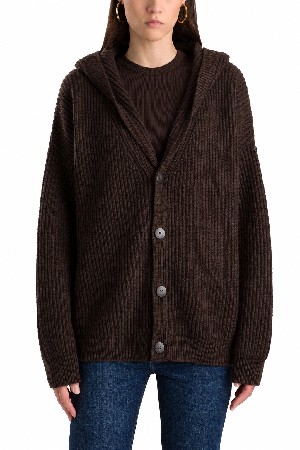 Cardigan indossato fronte con sfondo bianco