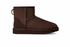 Classic Mini II Ugg con sfondo bianco