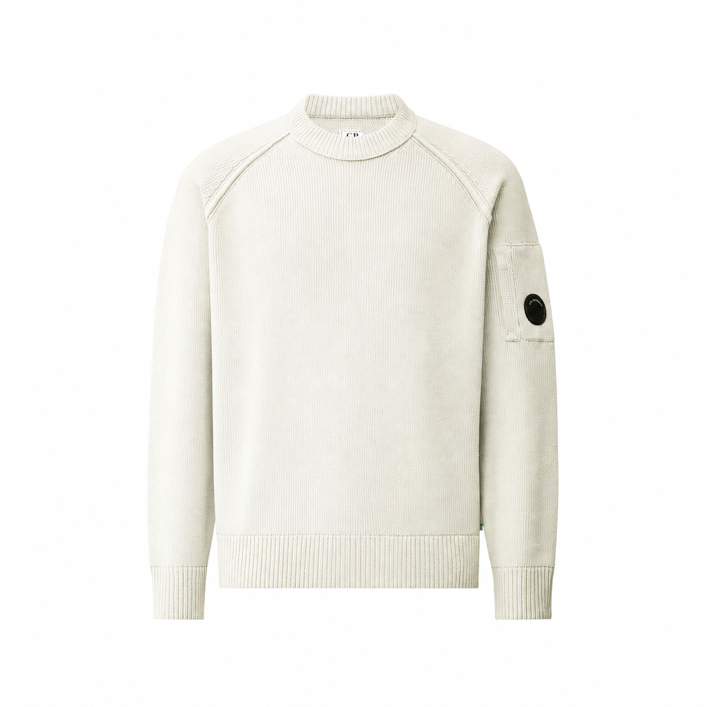 Maglia su sfondo bianco